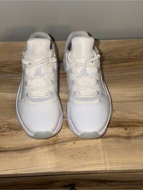 Nike Air Jordan 11 CMFT Low Triple White